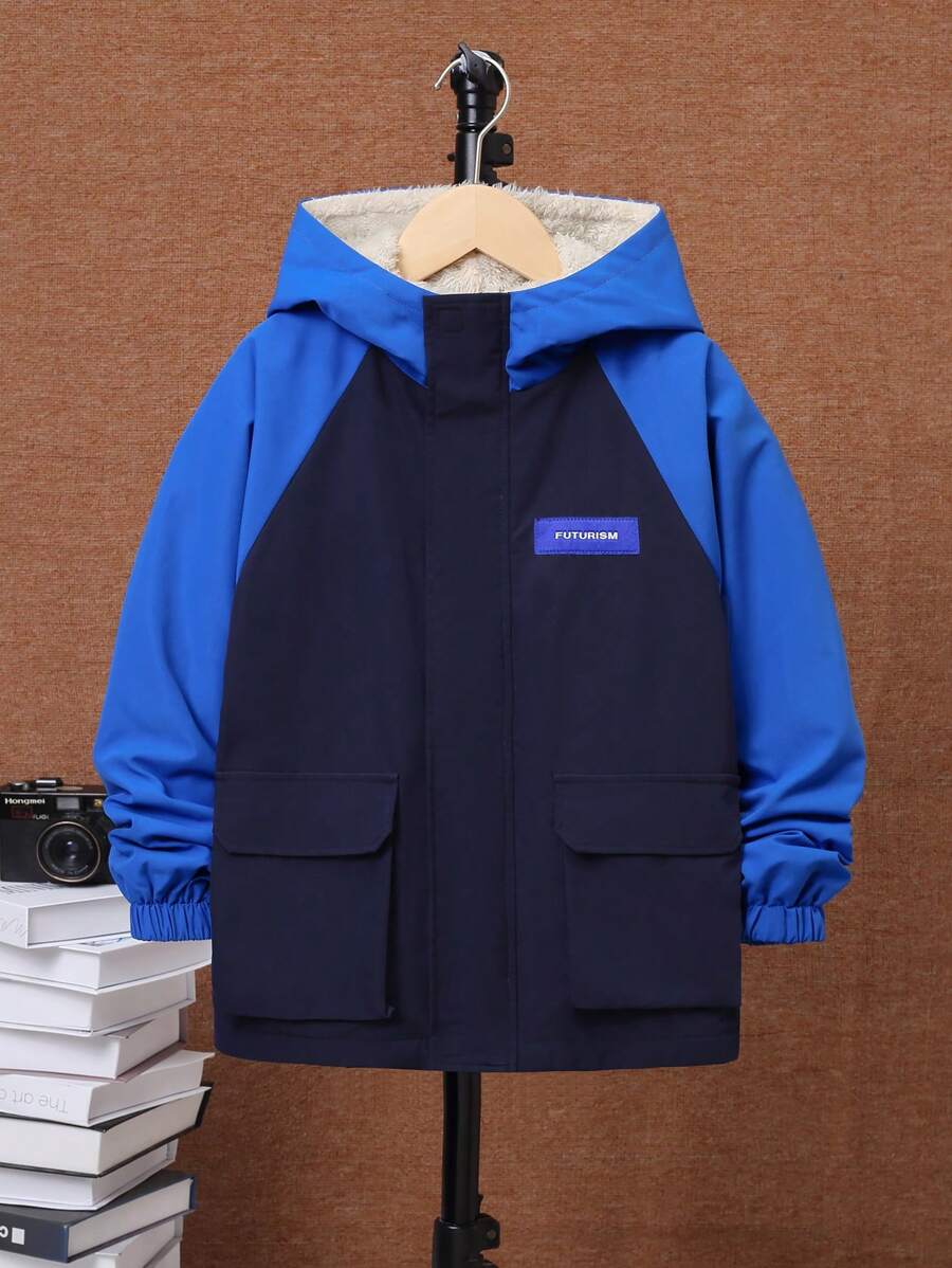 SHEIN 男大童字母貼布翻蓋口袋插肩袖連帽加絨內裏外套 - 寶藍色 - 查看 1