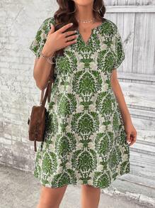 SHEIN LUNE Plus Allover Print Notched Neckline Batwing Sleeve Dress, Summer,Beach Dress Sundress,Holiday Outfits Boho