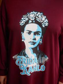 Frida Kahlo X SHEIN Đầm nỉ dáng rộng, có dây rút, in hình khẩu hiệu và khẩu hiệu. - Đỏ - Xem 6