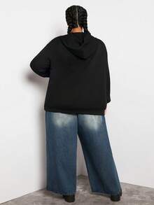 SHEIN CURVE+ 加大码字母图案拉链落肩抽绳卫衣 - 黑色 - 查看 2