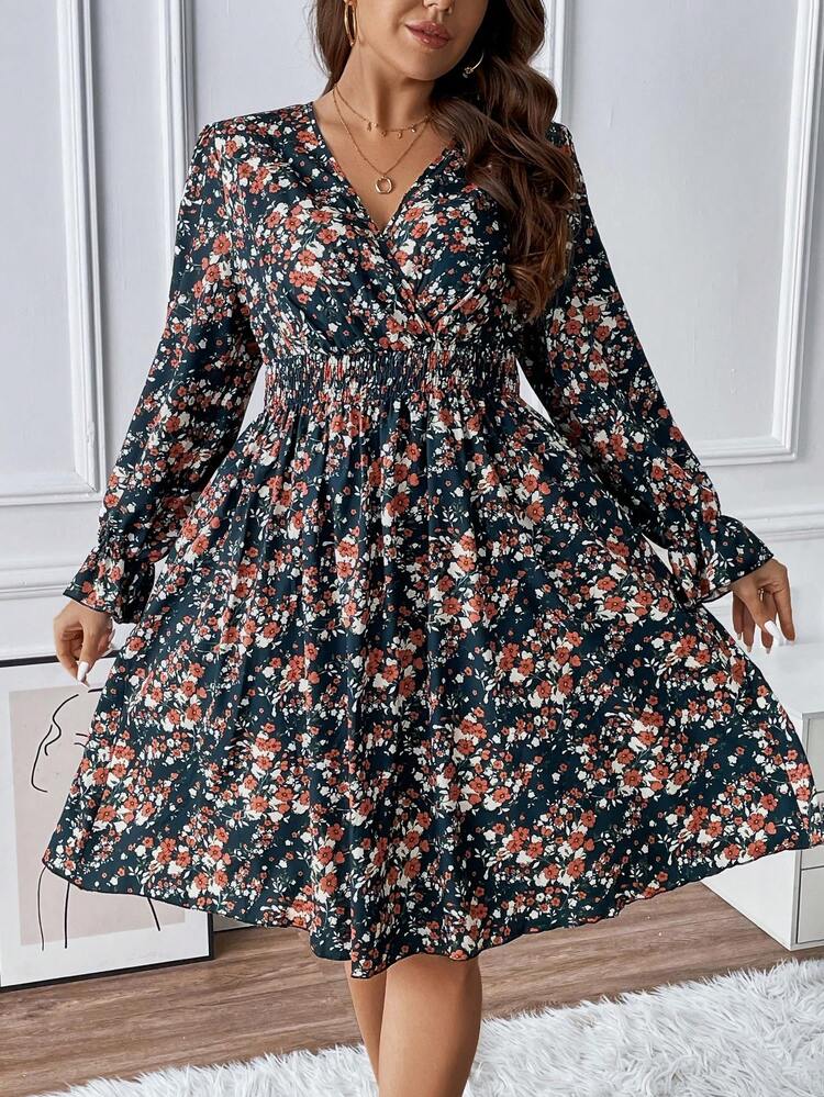 Plus Ditsy Floral Print Flare Sleeve Dress