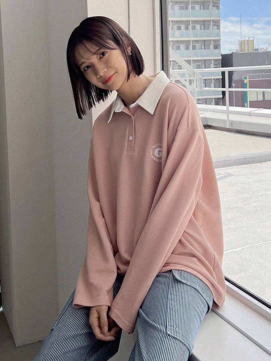 FRIFUL Letter Graphic Contrast Collar Drop Shoulder Polo Neck Tee - Pink - View 1