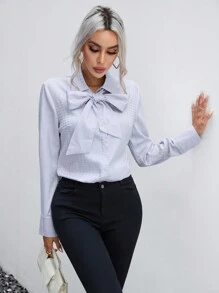 SHEIN Privé 千鳥格提花繫帶領緞面襯衫 - 淺灰色 - 查看 6