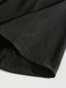 ROMWE MEN Goth Guys Skull & Letter Graphic Tee - Black - View 5