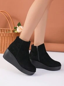 Women's Wedge Heel Platform Boots - Black - View 4