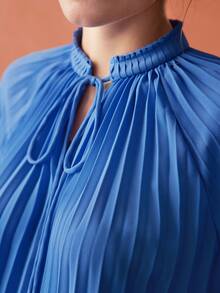 MOTF PREMIUM PLEATED TIE-NECK BLOUSE - Blue - View 3