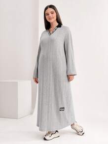 Mulvari 大碼字母圖案落肩袖洋裝 - 灰色 - 查看 1