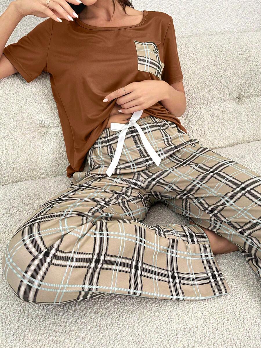 格子印花口袋贴片 T 恤和蝴蝶结前裤睡衣套装 / 睡衣套装 - 棕色 - 查看 1
