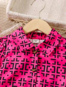 SHEIN 女小童時尚兩件套套裝帶數碼印花粉色上衣和背帶網紗半身裙適合春天,夏天,秋天和冬天 - 彩色 - 查看 3