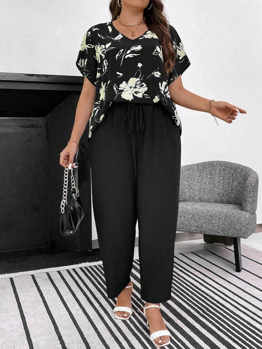 SHEIN LUNE Talla grande Pantalones con top con estampado floral de manga murciélago - Negro - Ver 1