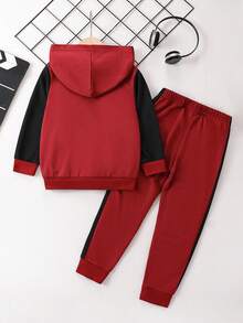 SHEIN Chàng trai trẻ Đồ họa Chữ cái Khối màu Áo Hoodie & Quần thể thao - Màu Đỏ Sâu - Xem 2