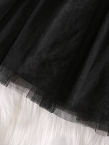 SHEIN 女小童時尚兩件套套裝帶數碼印花粉色上衣和背帶網紗半身裙適合春天,夏天,秋天和冬天 - 彩色 - 查看 4