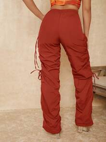 RueChic Bên dây rút Cắt ra Quần - Đỏ - Xem 2