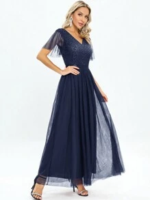 Contrast Sequin V Neck Mesh Formal Dress