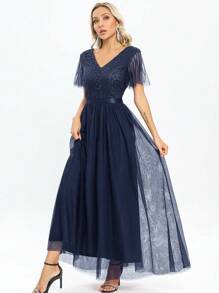 Contrast Sequin V Neck Mesh Formal Dress