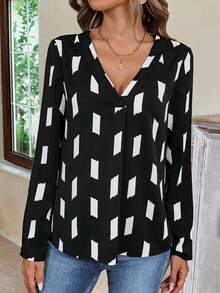 SHEIN LUNE 幾何印花V領襯衫 - 彩色 - 查看 3