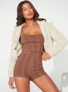 SHEIN BASICS 素色吊帶上衣&騎行褲套裝 - 棕色 - 查看 3