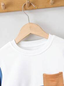 男小童撞色補丁貼口袋套頭衫和運動褲 - 藍白色 - 查看 3