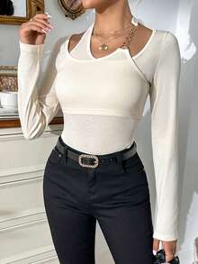 SHEIN Privé 鏈條細節手帕下擺T恤 - 杏色 - 查看 5