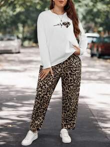 SHEIN LUNE Hơn Đồ họa Trái tim & Chữ cái Áo thun & In hoa Báo Quần - Màu Khaki - Xem 3