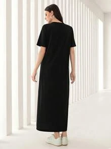 Mulvari Grafika ze sloganem Sukienka koszulowa