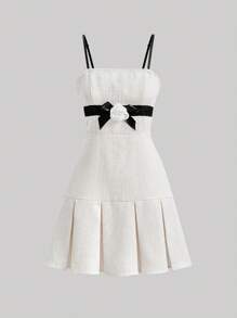 SHEIN MOD 花卉圖案補丁貼荷葉邊吊帶洋裝 - 米色 - 查看 1