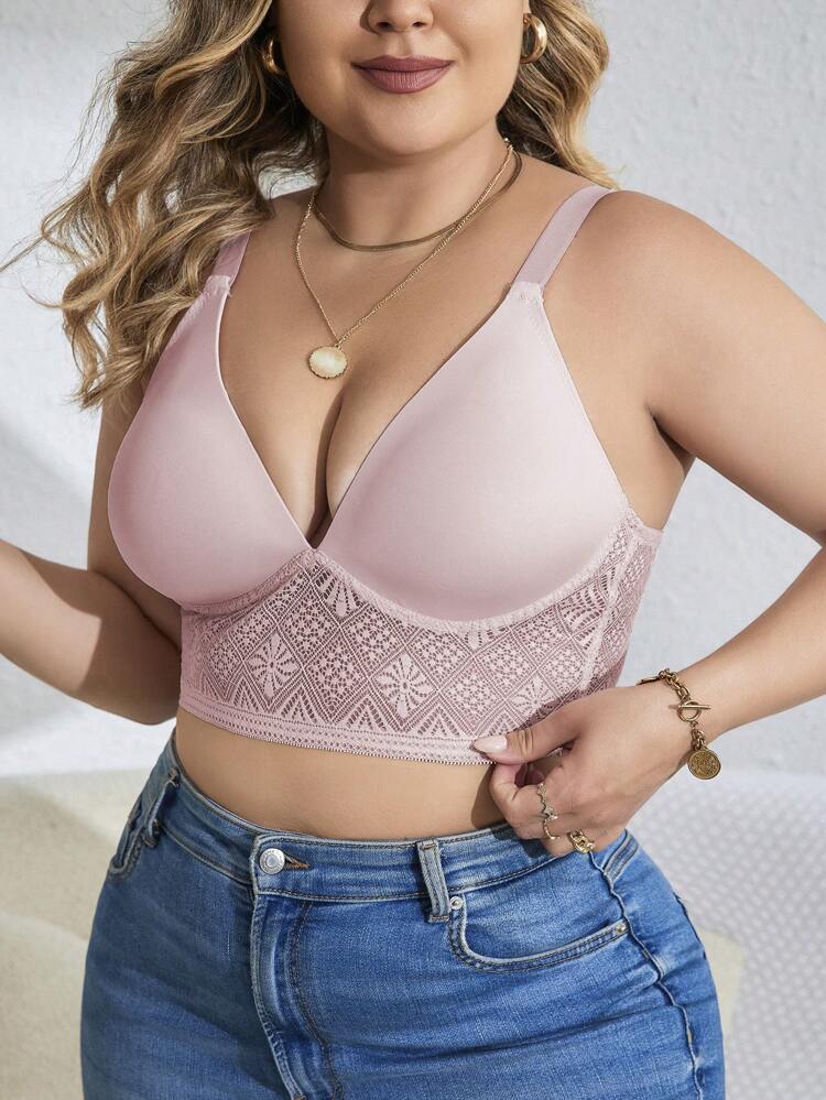 Women's Plus Size Fantasy-Elegant Baby Pink Plain Bra With Contrast Lace Scallop And Medium Stretch Fabric
