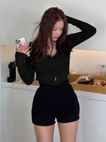 DAZY 纯色纽扣前开襟生菜边短款 T 恤，秋季服装长袖女式上衣 - 黑色 - 查看 9