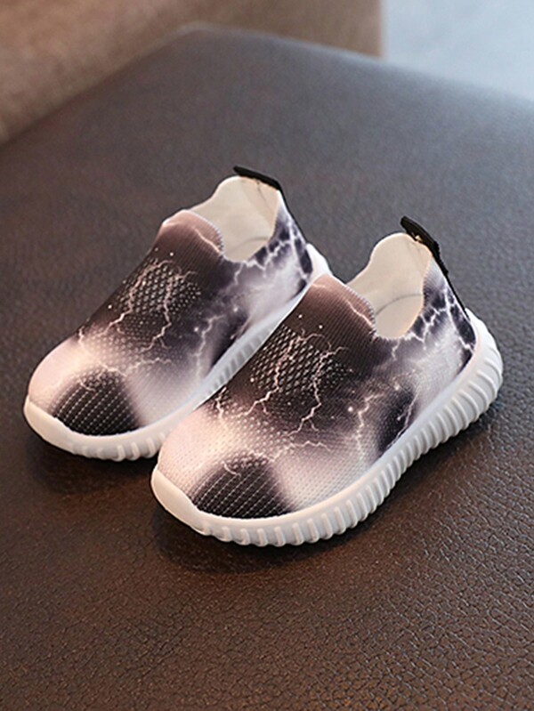 أحذية رياضية للأطفال