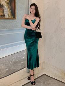 DAZY Đầm nhung trơn hai dây, đầm dạ hội, đầm thanh lịch dành cho nữ, đầm đêm giao thừa. - màu xanh lá - Xem 3