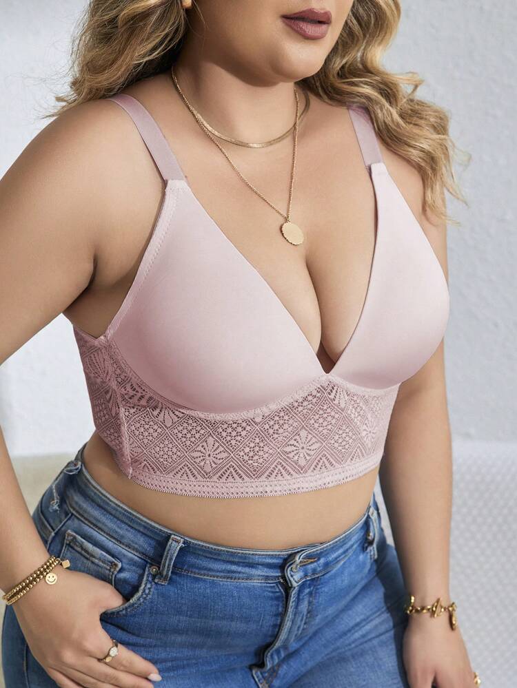 Women's Plus Size Fantasy-Elegant Baby Pink Plain Bra With Contrast Lace Scallop And Medium Stretch Fabric