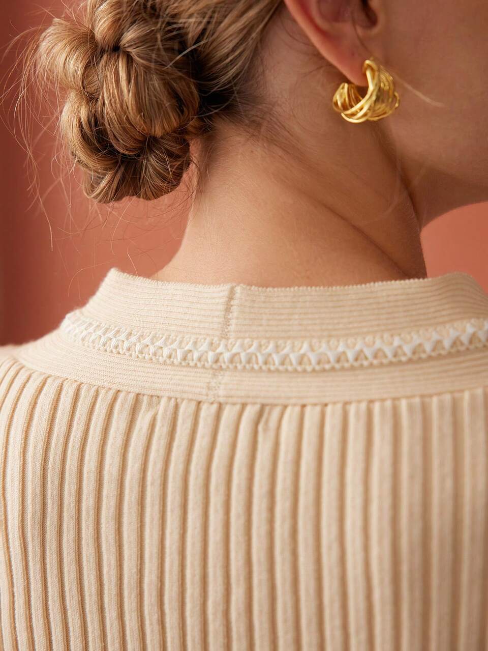 MOTF RIBBED WOOL-BLEND TWIST SWEATER