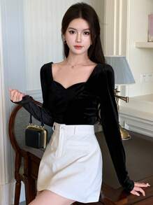 DAZY 素色雞心領口絲絨襯衫