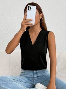 SHEIN PETITE 純色 V 領無袖襯衫 - 黑色 - 查看 4