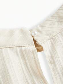 Calvaya 可愛鈕扣 荷葉邊 挖空純色加大襯衫 - 杏色 - 查看 5