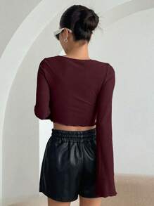 DAZY Blusa corta de manga larga con ribete de lechuga para mujer - Burdeos - Ver 2