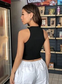 SHEIN Coolane Top tank crop con estampado de mariposa y letra - Negro - Ver 2