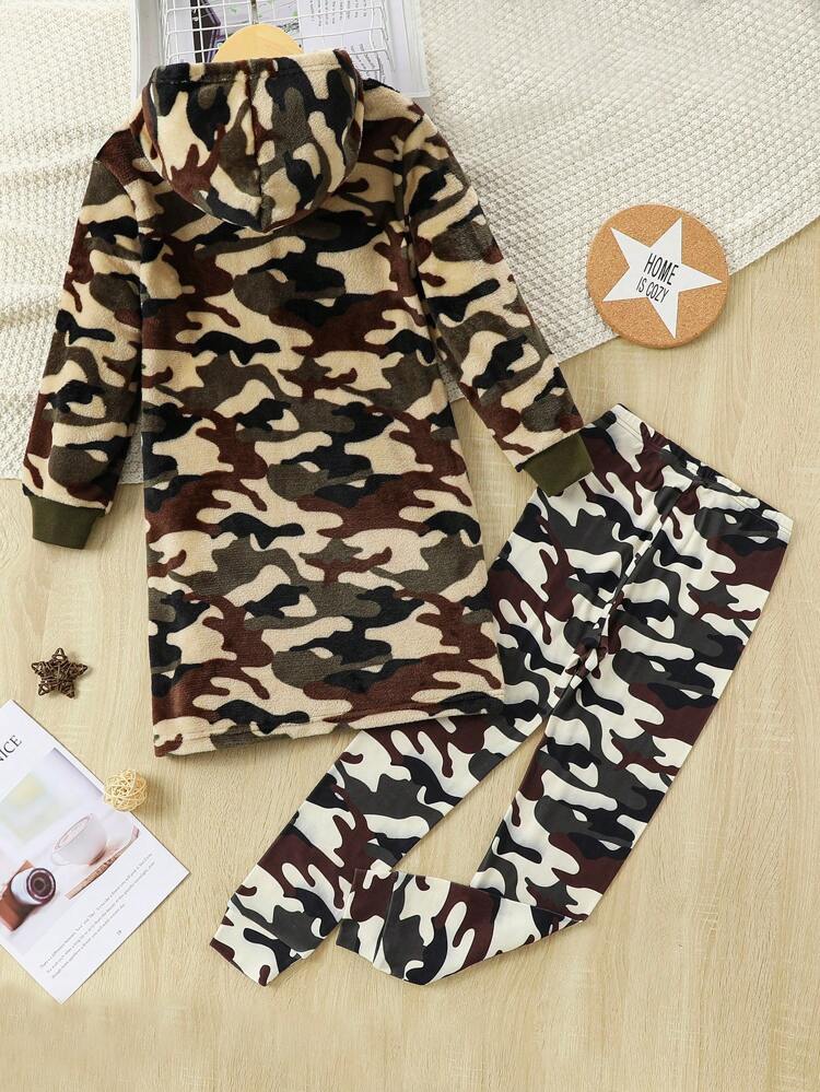Tween Boy Camo Print Kangaroo Pocket Hoodie & Leggings PJ Set