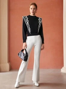 MOTF PREMIUM 荷叶边刺绣毛衣 - 黑與白 - 查看 4