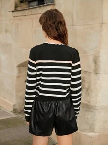 SHEIN Frenchy 1 Miếng Mẫu sọc Cổ v Áo len - Đen và trắng - Xem 3