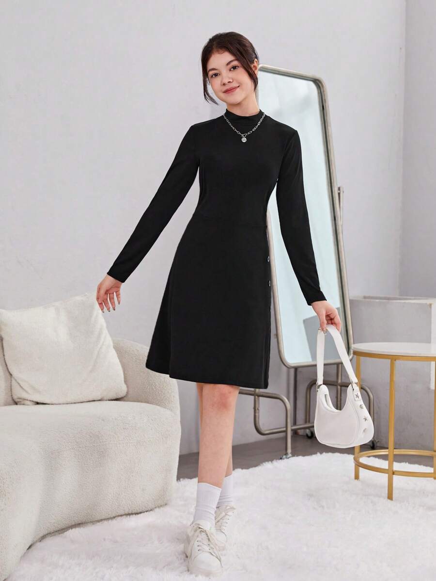 青少年女孩小高領紐扣細節洋裝 - 黑色 - 查看 1