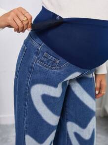 SHEIN Jeans premamá de pernera ancha con estampado de corazones y cintura ancha