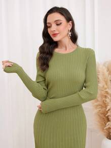 Modelyn Bộ 2 món áo len dệt kim gân trơn và chân váy dệt kim - màu xanh lá - Xem 3