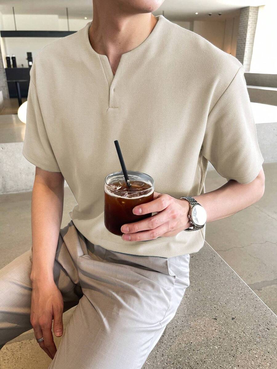 DAZY 男士素色缺口領T恤 - 米色 - 查看 1