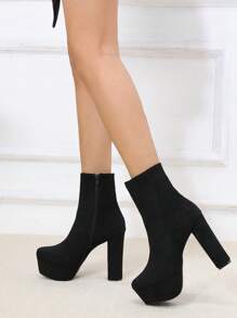 מגפי פלטפורמה עמידים למים עם עקב גבוה במיוחד לנשים, עקב עבה, מגפי קרסול למועדון לילה, נעלי עקב חורף, שמלה לבנה תואמת, מגפיים לנשים - שחור - ראה 3