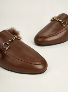 Flache Fell Metall Schnalle Hausschuhe Damen Minimalistische Slipper - Braun - Übersicht 4