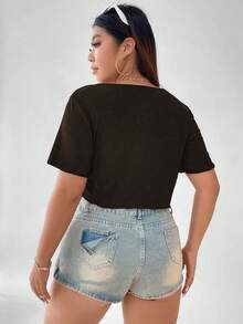 Flirla 大碼鏤空蕾絲花邊前打結短款T恤 - 巧克力棕 - 查看 2