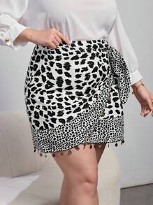 SHEIN Privé 大碼斑點印花側打結裹身裙 - 彩色 - 查看 3