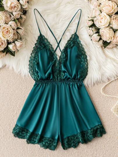 蕾絲拼接交叉露背緞面吊帶連體短褲