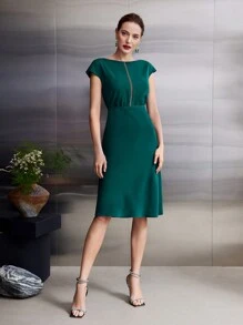 MOTF PREMIUM 罩袖魚尾洋裝 - 墨綠色 - 查看 9